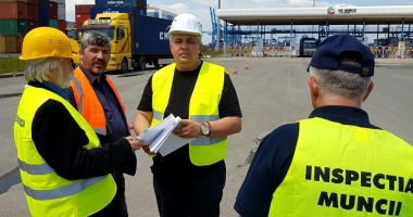 Stire din Social : Cât de "rentabil" este să angajezi muncitori la negru? Patronii riscă închisoarea