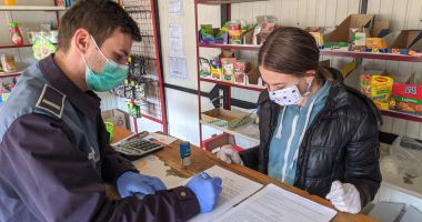 Stire din Social : Polițiștii au descins în piețe. Au dat amenzi pe bandă rulantă!