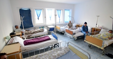 Stire din Social : Amenzi pentru spitalele din județ. Farmaciile eliberează rețete pacienților decedați