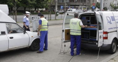 Stire din Economie : Controale RAR în trafic.  Multe mașini, pericol iminent de accidente