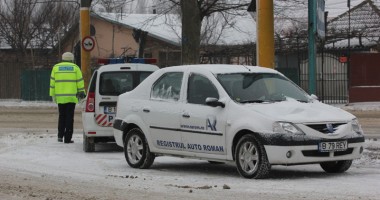 Stire din Eveniment : Cât de utile sunt, în realitate, cauciucurile de iarnă?