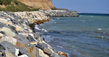 Stire din Eveniment : Vremea încurcă planurile privind poluarea marină de la navele scufundate acum 20 de ani