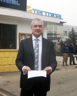 Stire din Economie : Fantoma falimentului bântuie "Oil Terminal"
