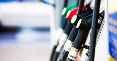 Stire din Economie : SE SCUMPESC benzina și motorina