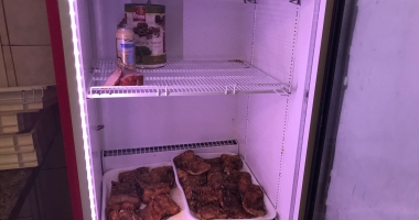 ȚI SE ÎNTOARCE STOMACUL PE DOS! Ce au găsit comisarii OPC, după ce au controlat terase din Eforie Nord - Galerie foto - 4