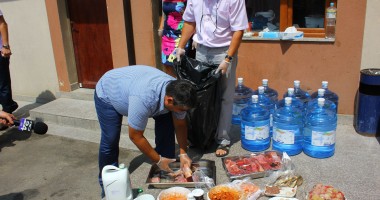 Galerie FOTO. RESTAURANT de fițe din MAMAIA, închis de OPC. Vindea ca delicatese carne stricată și creveți expirați - 3