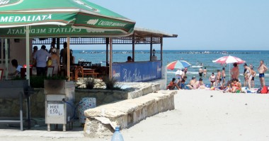 Ciorbă fermentată și salată cu viermi, în meniul turiștilor de pe litoral - 2
