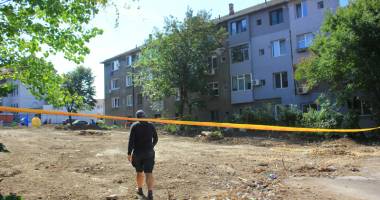 Galerie foto / Scandal pe strada Castanilor. Familii disperate: adio soare, adio verdeață! - 7