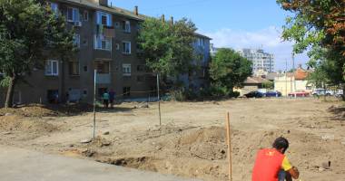 Galerie foto / Scandal pe strada Castanilor. Familii disperate: adio soare, adio verdeață! - 8
