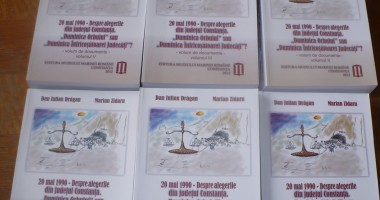 Doi universitari, autori ai unui document unicat