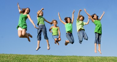 Stire din Cultură-Educație : VESTE EXTRAORDINARĂ pentru ELEVI! AFLĂ când VOR ÎNCEPE ȘCOALA