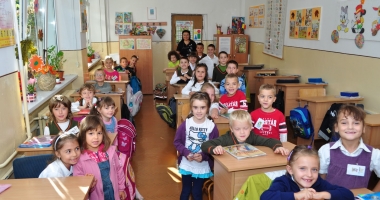 Stire din Cultură-Educație : Metodologia și Calendarul de înscriere a copiilor în învățământul primar, aprobate