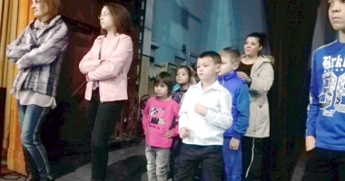 Stire din Social : Copiii din centrele de plasament au făcut "vrăji" pe scenă