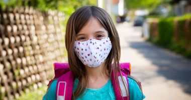 Stire din Eveniment : De la ce vârstă ar trebui copiii să poarte mască de protecție