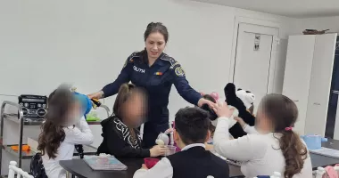 Stire din Eveniment : Acțiuni preventive dedicate copiilor și tinerelor mame, desfășurate de polițiști în Constanța și Techirghiol