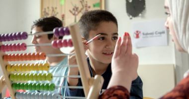 Stire din Social : Povestea tristă a copiilor refugiați. Au luat viața-n piept și luptă pentru supraviețuire