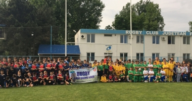 Copiii și balonul oval. Sâmbătă, Cupa 1 Iunie la mini-rugby - 3