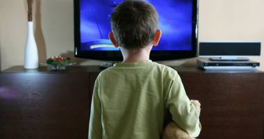 Stire din Sănătate : Ce impact dezastruos are televizorul asupra copiilor