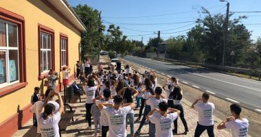 Copiii din Satu Nou sunt încurajați să meargă la școală - 2