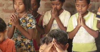 Stire din Actualitate : 50.000 de copii sunt răpiți în fiecare zi în India. Află ce se întâmplă cu ei