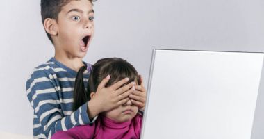 Stire din Eveniment : Tu știi ce face copilul tău  pe internet?
