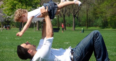 Stire din Sănătate : Ajută-ți copilul să se dezvolte… prin jocuri