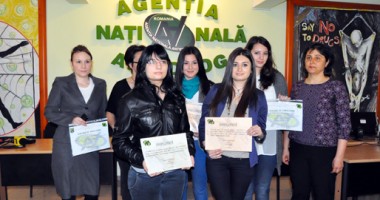 Stire din Cultură-Educație : Copiii talentați ai Constanței, premiați pentru film de scurt metraj, grafică și fotografie