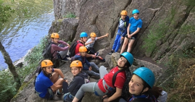 Stire din Actualitate : Adolescenți loviți de fulger și răniți într-un camping din Franța