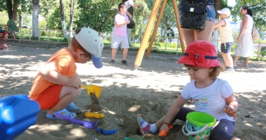 Invazie de țânțari la Constanța! Primăria spune că a stropit spațiile verzi - 2