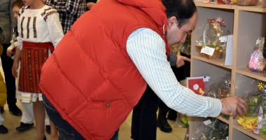Expoziție cu vânzare, realizată de copiii din centrele de plasament - 2