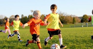 Premierul Ciucă a găsit soluția pentru a încuraja copiii şi tinerii să facă sport