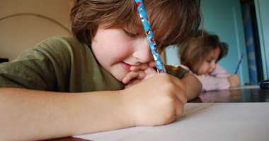 Stire din Cultură-Educație : Înscrierile la clasa pregătitoare au început cu stângul