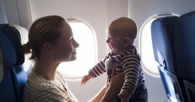 Stire din Eveniment : În ce condiții poți pleca cu copilul în străinătate