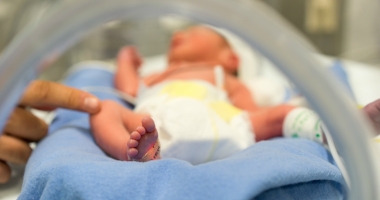 Doi bebeluși UCIȘI DE O BACTERIE ÎN MATERNITATE