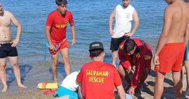 UPDATE Alertă pe litoral! Un copil a fost scos inconștient din mare, pe plaja Neversea