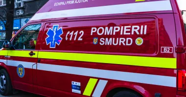 Stire din Eveniment : Fetiță de cinci ani, ucisă într-un accident rutier. Bunica sa a fost rănită