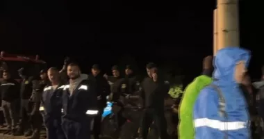 Stire din Eveniment : Alertă uriașă după dispariția unui băiețel de cinci ani. Sute de oameni îl caută cu disperare pe Alexandru
