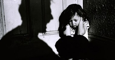 Șocant! / O minoră violată de tată a încercat să se omoare