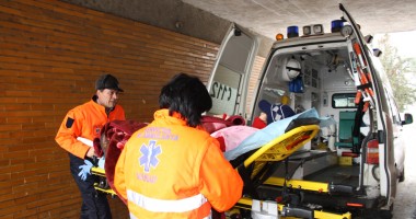 Stire din Eveniment : Copilă de 13 ani, la spital după ce a traversat în fugă