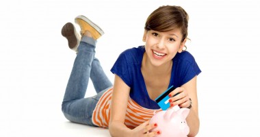 Stire din Economie : Cu ce fel de produse încearcă băncile să-i atragă pe minori