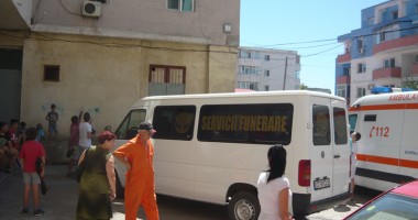 Stire din Eveniment : Tragedie în cartierul Poarta 6. O fetiță a murit, încercând să se joace cu păsările