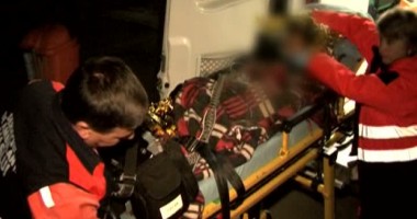Stire din Eveniment : Fetiță de 13 ani, găsită în comă alcoolică pe stradă!