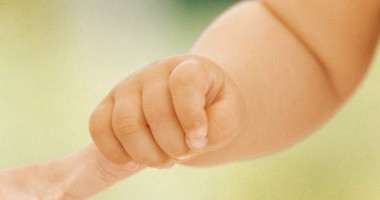 Stire din Eveniment : Din cauză că are o GAURĂ în INIMĂ, un copil abandonat nu își găsește PĂRINȚI adoptivi!