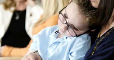 Stire din Social : Își așteaptă părinții să vină  de la muncă din străinătate