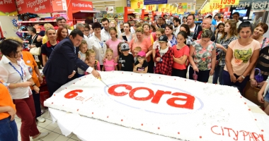 Stire din Social : Hipermarketul cora, la ceas aniversar