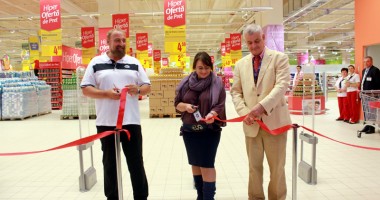 Îmbulzeală mare! S-a deschis centrul comercial Cora Brătianu - 2