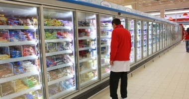 Îmbulzeală mare! S-a deschis centrul comercial Cora Brătianu - 8