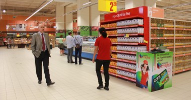 Îmbulzeală mare! S-a deschis centrul comercial Cora Brătianu - 9