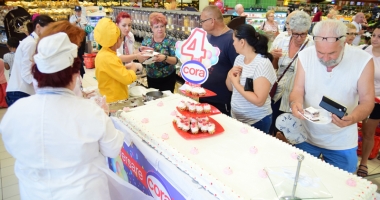 Hipermarketul cora, la ceas aniversar - 7
