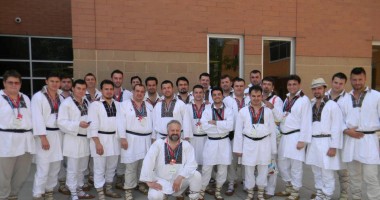 Stire din Cultură-Educație : Corala «Armonia» a luat aurul la Cincinnati